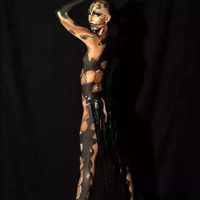 maquillage artistique badypaintting noir doré shooting