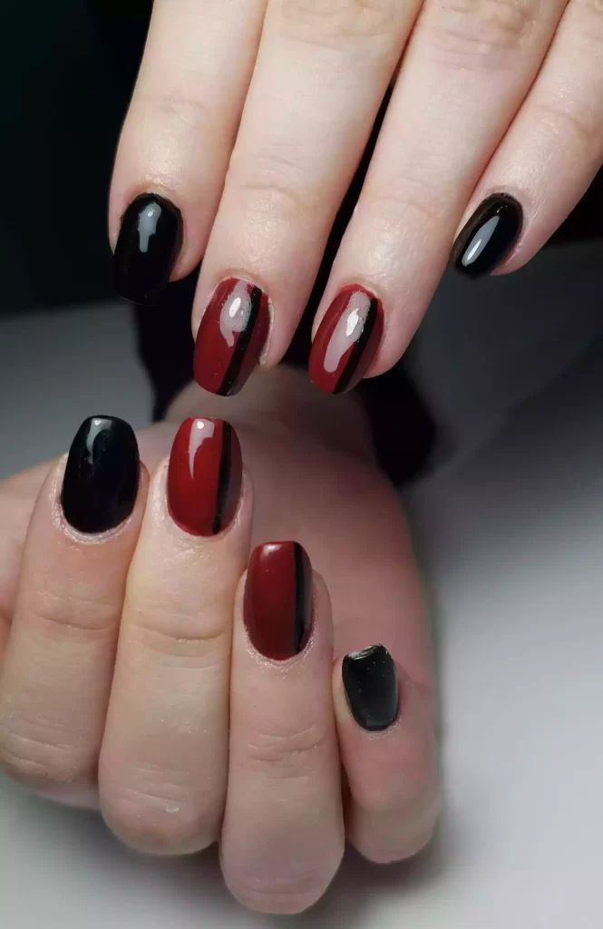 Pose extension acrygel vernis semi permanent noir bordeau nail art lignes